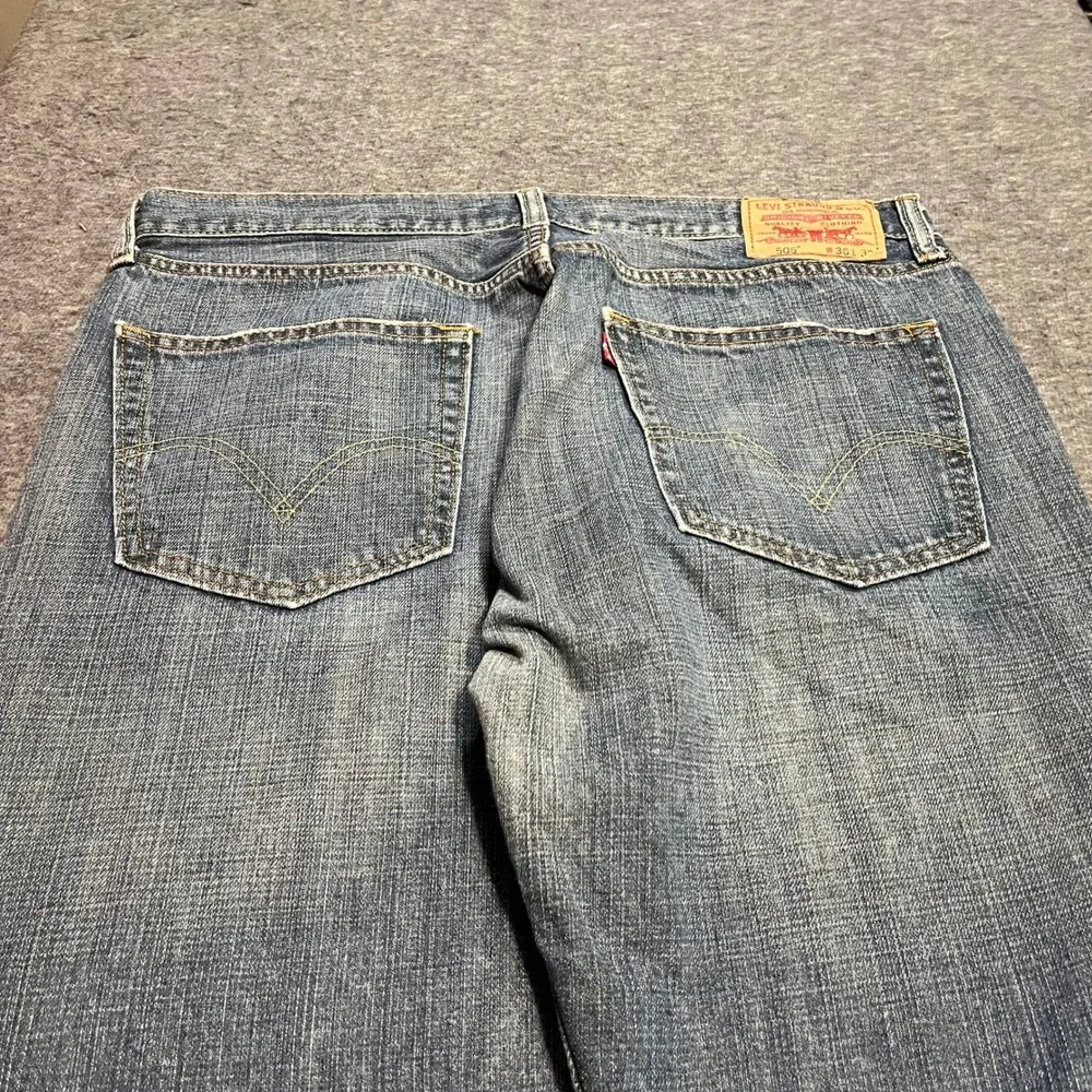 Levi Strauss 505 Straight Fit Jeans Mens 36x32 Medium Wash Blue Denim Pants